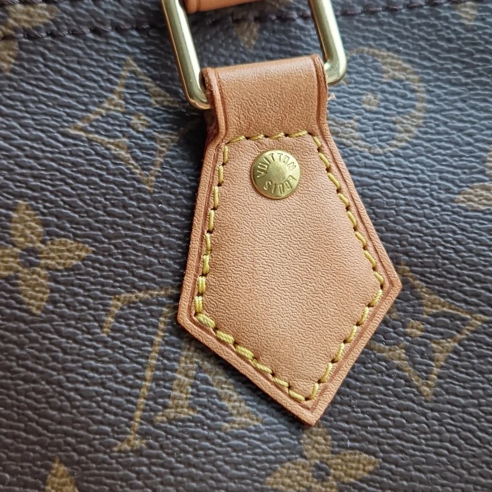 Louis Vuitton Brown Monogram Round Bag  Bandouliere 30. WITHOUT A STRAP. - Picture 8 of 16